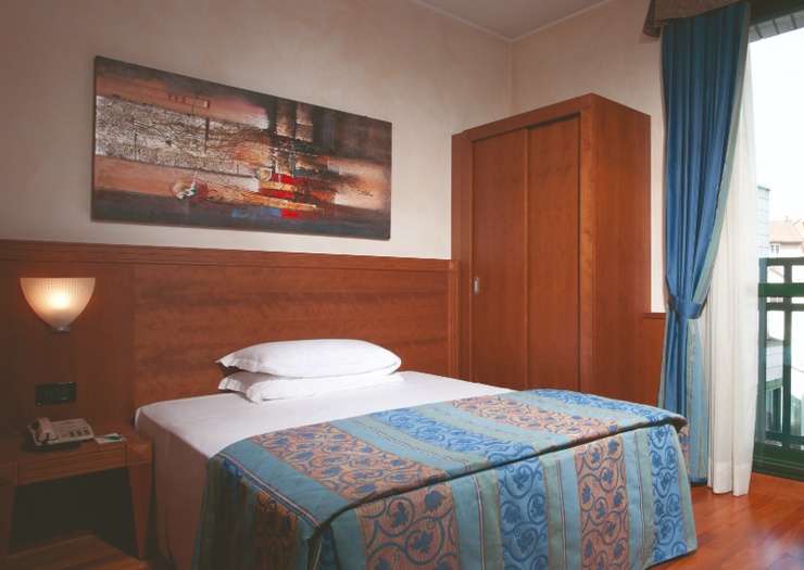 Camera singola Hotel Raffaello Milano Camera singola Hotel Raffaello Milano