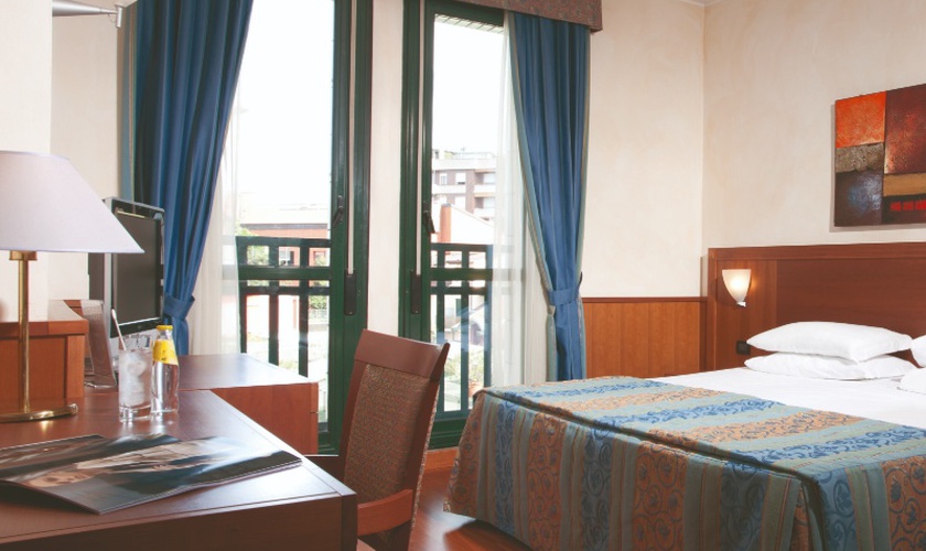 Camera smartworking Hotel Raffaello Milano Camera smartworking Hotel Raffaello Milano