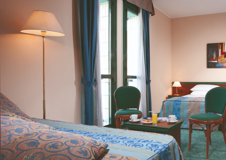 Camera tripla Hotel Raffaello Milano Camera tripla Hotel Raffaello Milano