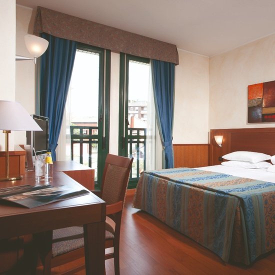 Camera doppia Hotel Raffaello Milano Camera doppia Hotel Raffaello Milano