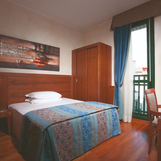 Uso diurno Camera Standard Hotel Raffaello Uso diurno Camera Standard Hotel Raffaello