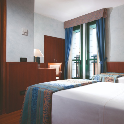 Camera twin hotel raffaello milano Camera twin hotel raffaello milano
