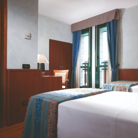Camera twin Hotel Raffaello Milano Camera twin Hotel Raffaello Milano