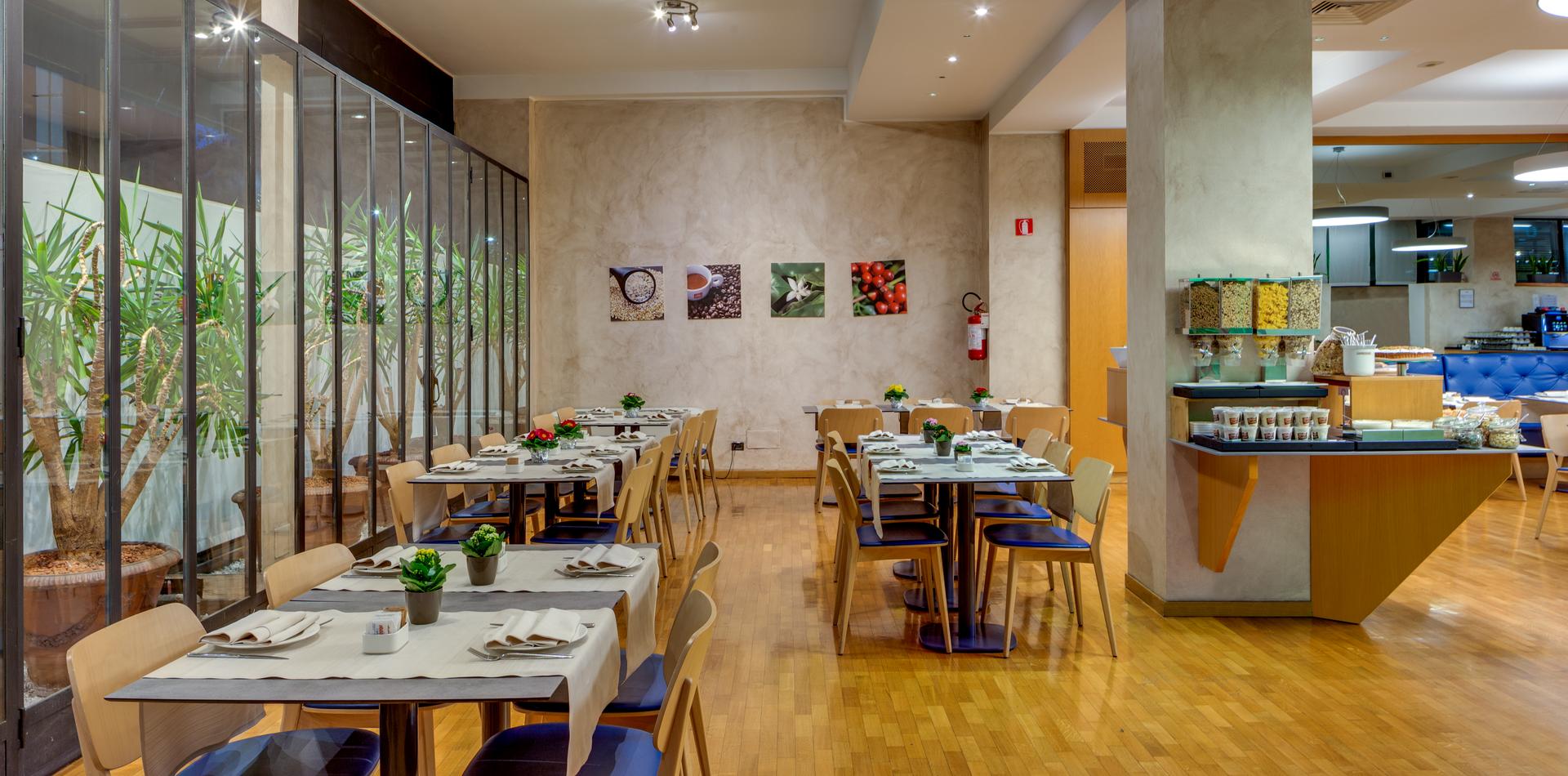 Siamo sempre a tua disposizione Hotel Raffaello Milano Siamo sempre a tua disposizione Hotel Raffaello Milano