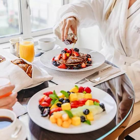 SERVIZIO IN CAMERA Hotel Raffaello Milano SERVIZIO IN CAMERA Hotel Raffaello Milano