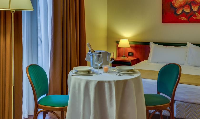 Junior Suite Hotel Raffaello Milano Junior Suite Hotel Raffaello Milano