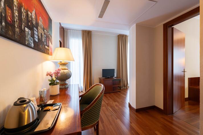 Junior Suite Hotel Raffaello Milano Junior Suite Hotel Raffaello Milano